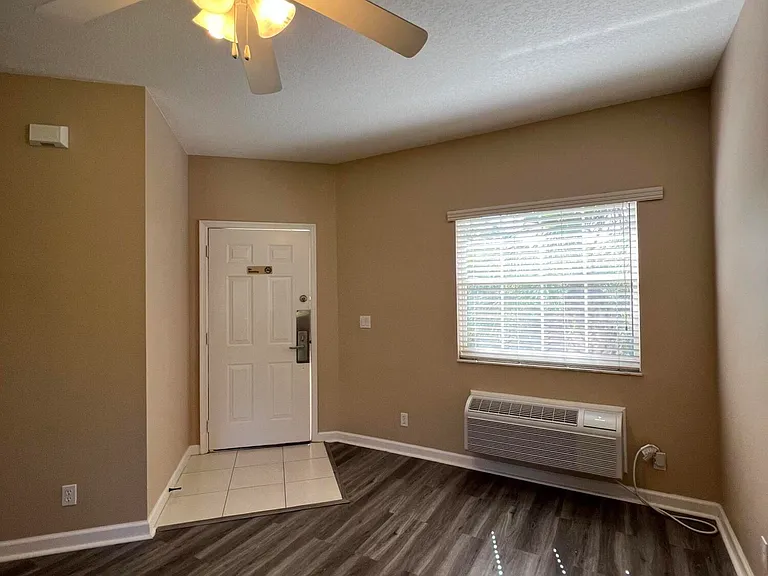 8242 Mulligan Cir #B — Photo 4