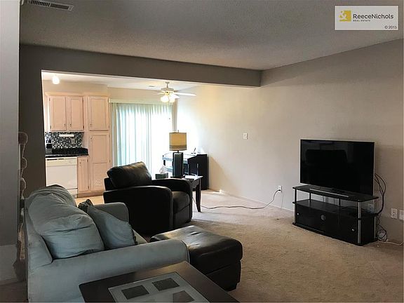 3rd image of 1326 SE Lexington Ave #152A