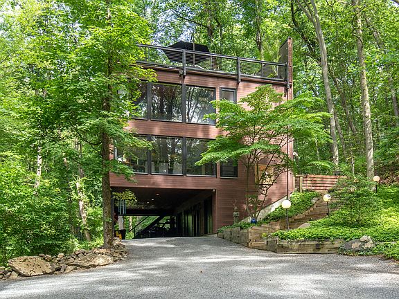 2nd image of 37 Guinea Hollow Rd