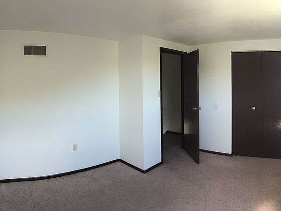 4th image of 202 Park St