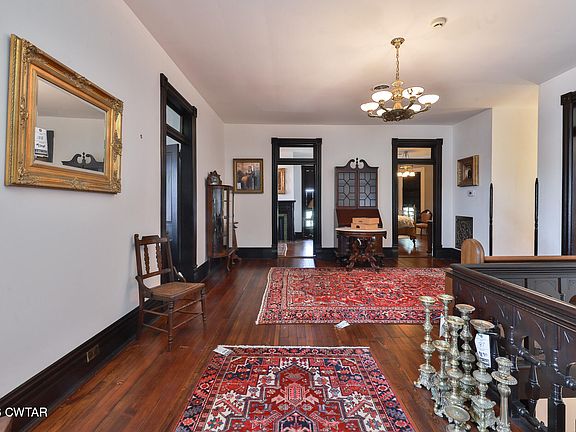 14th image of 203 N McCombs St