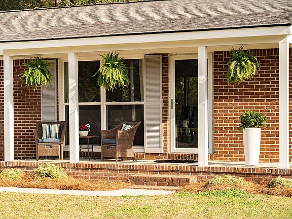 3rd image of 662 Schooner Rd