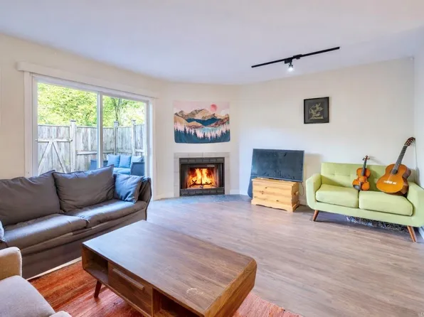 301 Arnet Rd #4, Tofino, BC V0R 2Z0