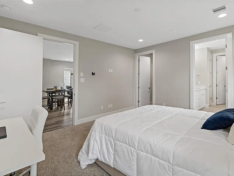 238 Julia St #C — Photo 21