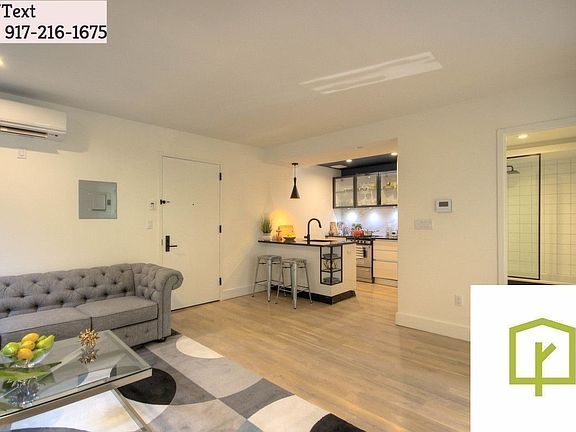 5th image of 10 Lexington Ave #3Y