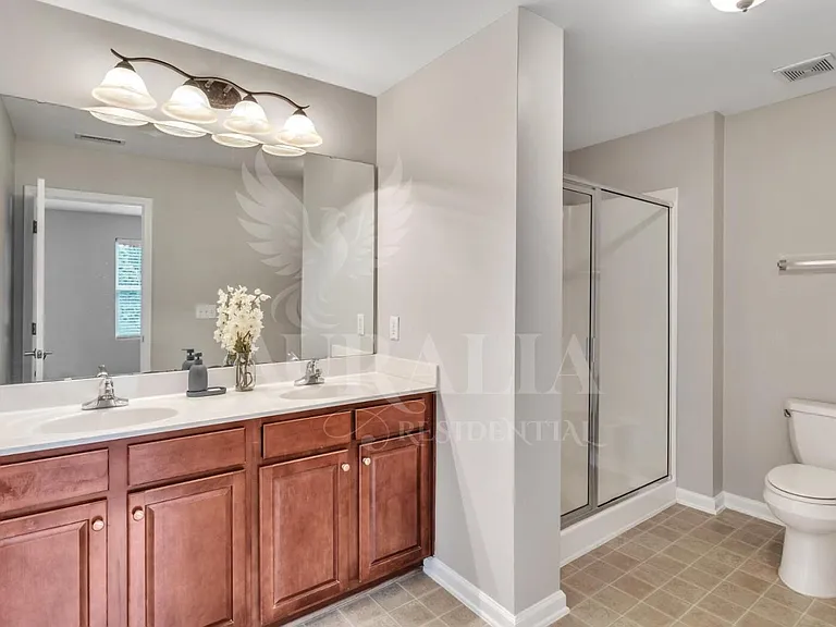 255 Hampshire Downs Dr — Photo 20