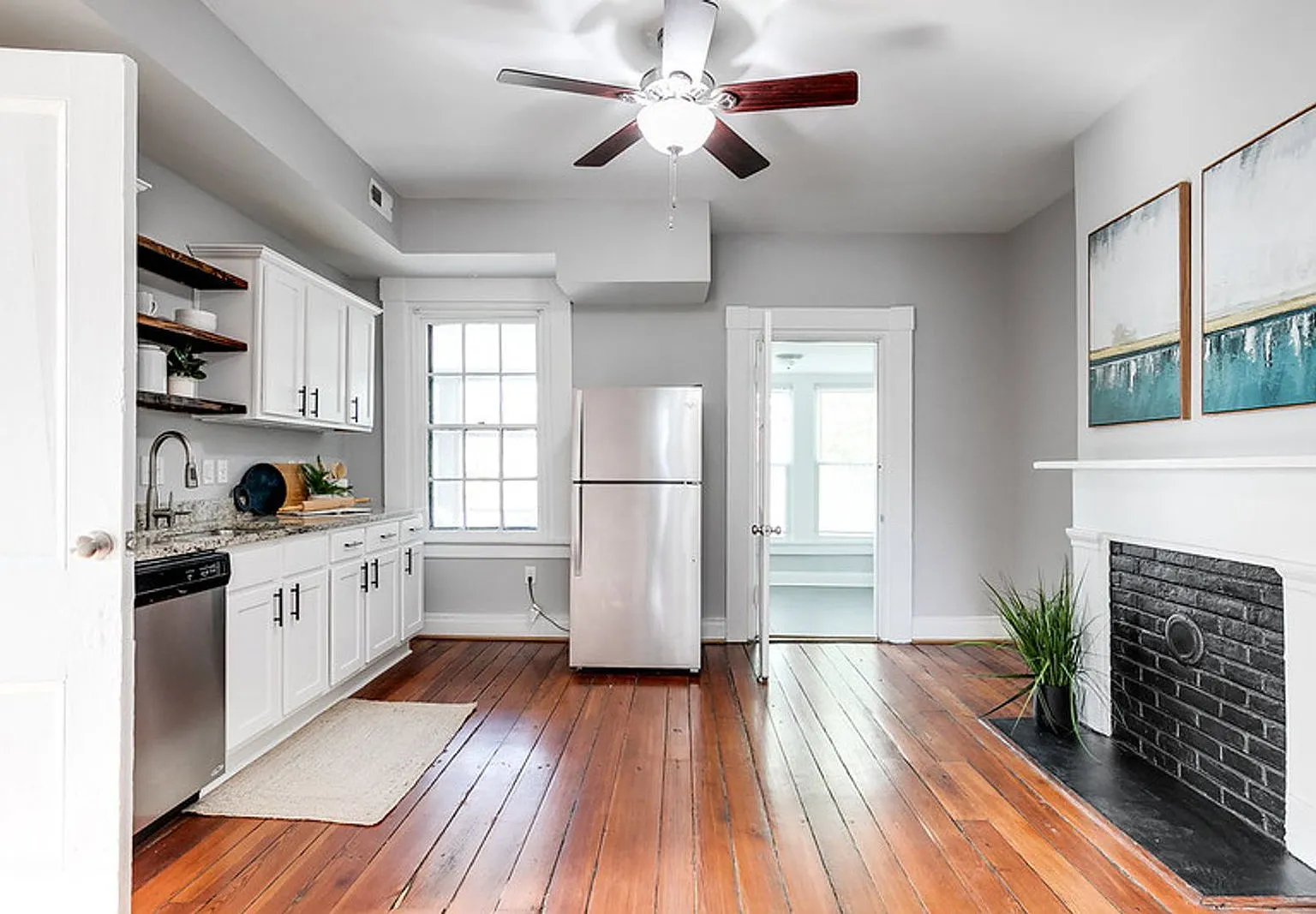 2 bed, 1.5 bath, 1404 sqft, $1,975 — Photo 2