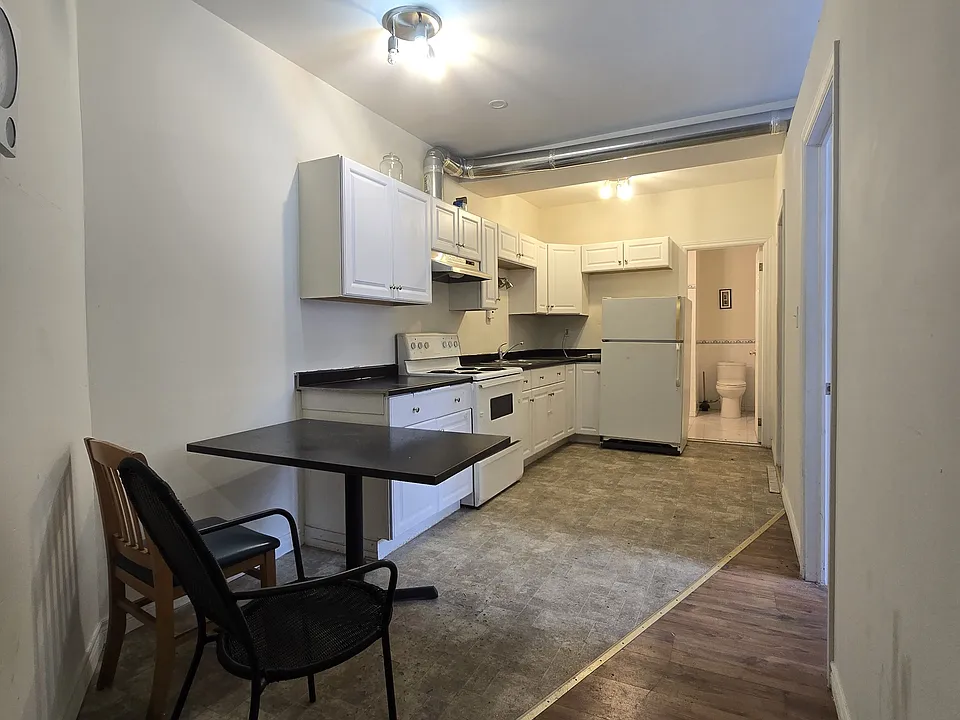 88 Colborne St #1