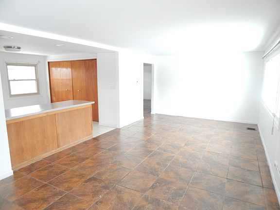 2nd image of 5022 Elm Circle Dr