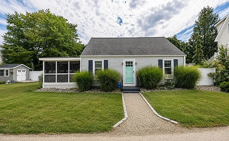 4 Elinor Rd