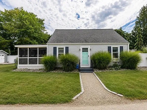 4 Elinor Rd, Old Saybrook, CT 06475