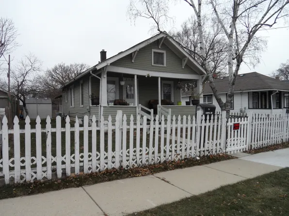 318 Trask St, Aurora, IL 60505