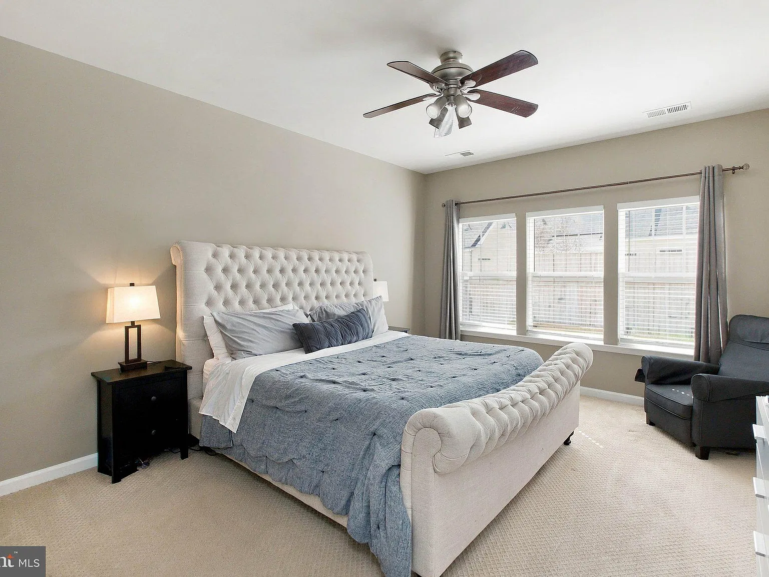 3 bed, 4.0 bath, 2000 sqft, $3,200 — Photo 4