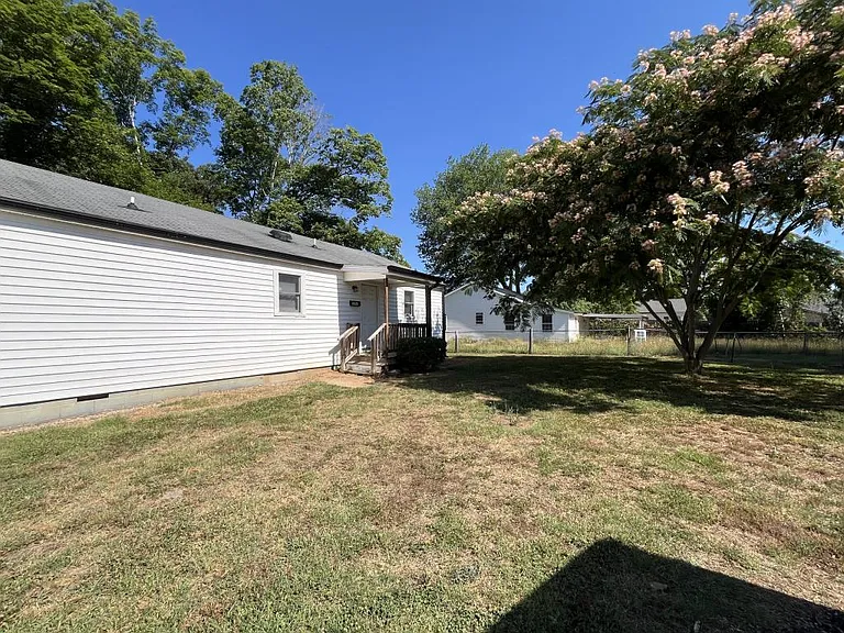 205B Mitchell Ave — Photo 10