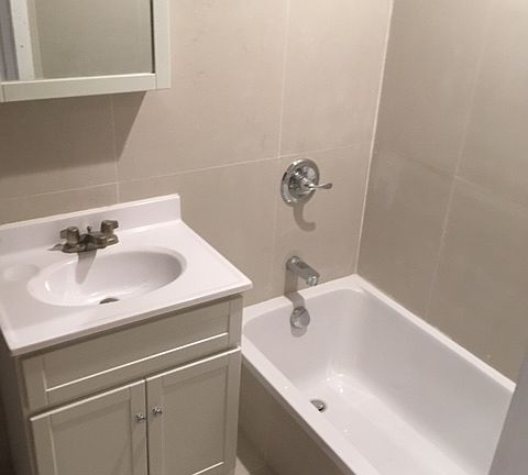 5th image of 997A Lafayette Ave APT 3L