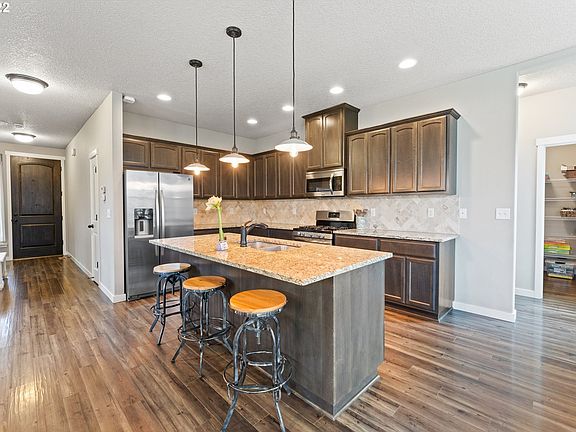 4th image of 10718 NE 144th Ave