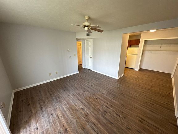 5th image of 4101 Blue Lick Ct #3