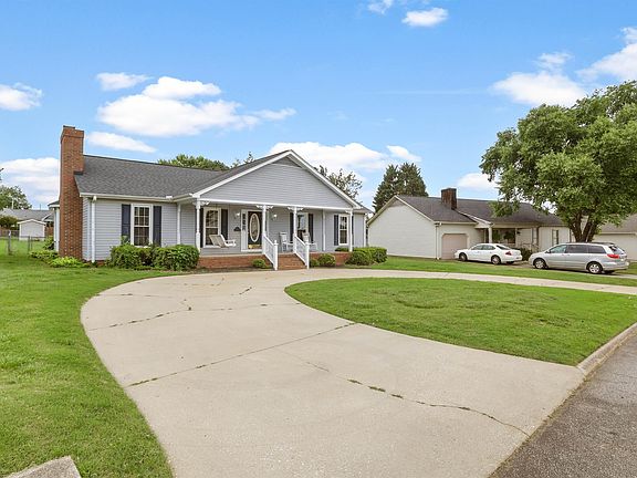 3rd image of 114 Fairview Pl
