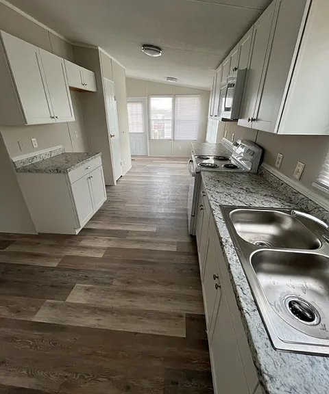 102 Diploma Dr — Photo 10