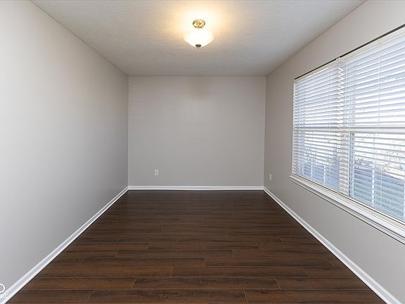 3rd image of 6513 Kingsbury Way