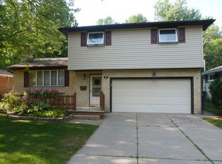 83 Burgundy Ter, Amherst, NY 14228