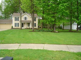 1405 Elizabeth Ln, Macedonia, OH 44056