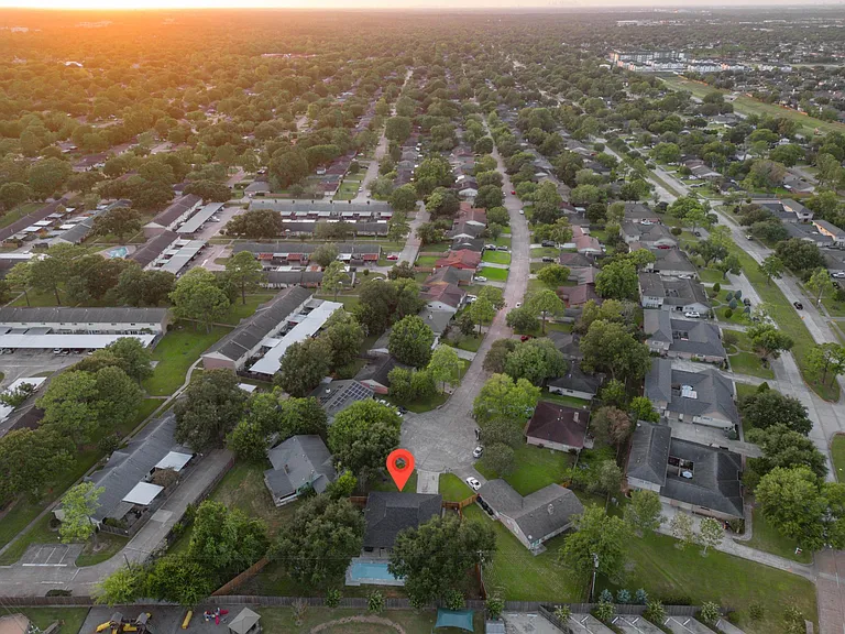 17155 Barcelona Dr — Photo 39