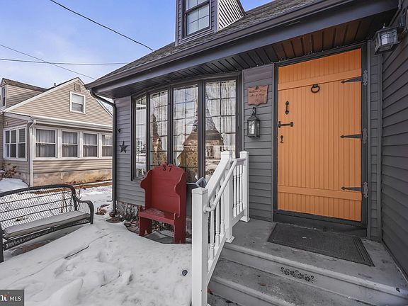 3rd image of 37 Waldron Rd