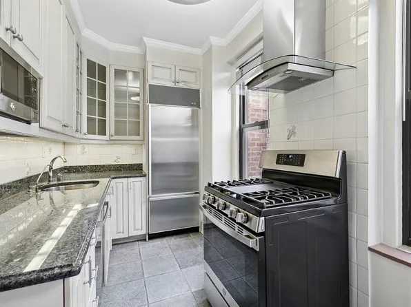 333 East 80th Street image 3 of 6