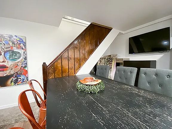 5th image of 406 W 39th St #Townhouse
