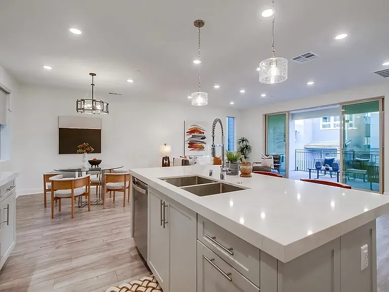 16869 Colin Ct — Photo 2