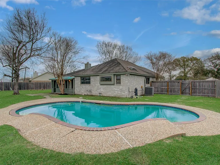 2538 Knights Cir — Photo 35
