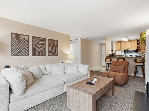 4th image of 1833 Four Lakes Ave APT 3F