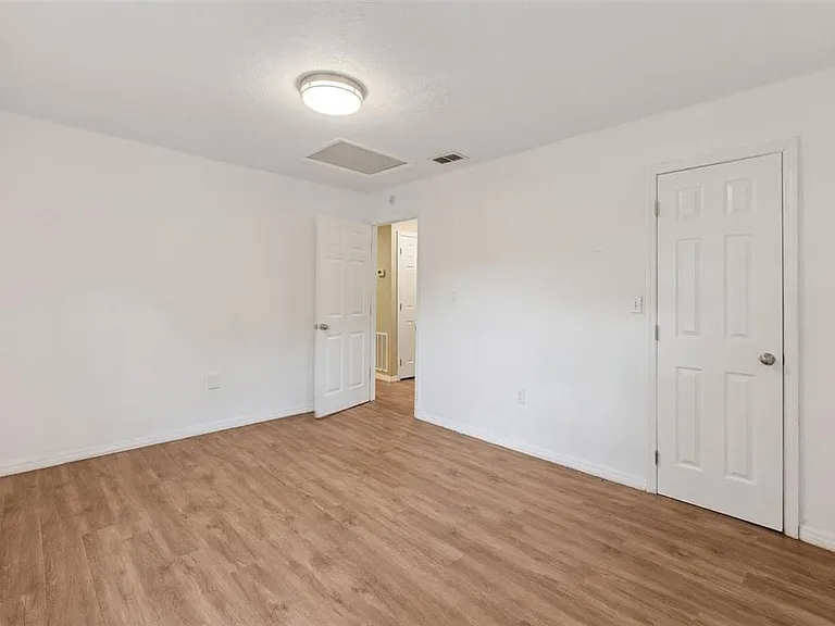 5000 Huppel Ave — Photo 11