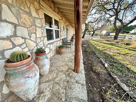 3rd image of 29 Presidio Rd