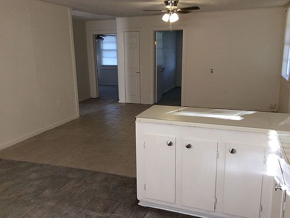 4th image of 325 Cortez St