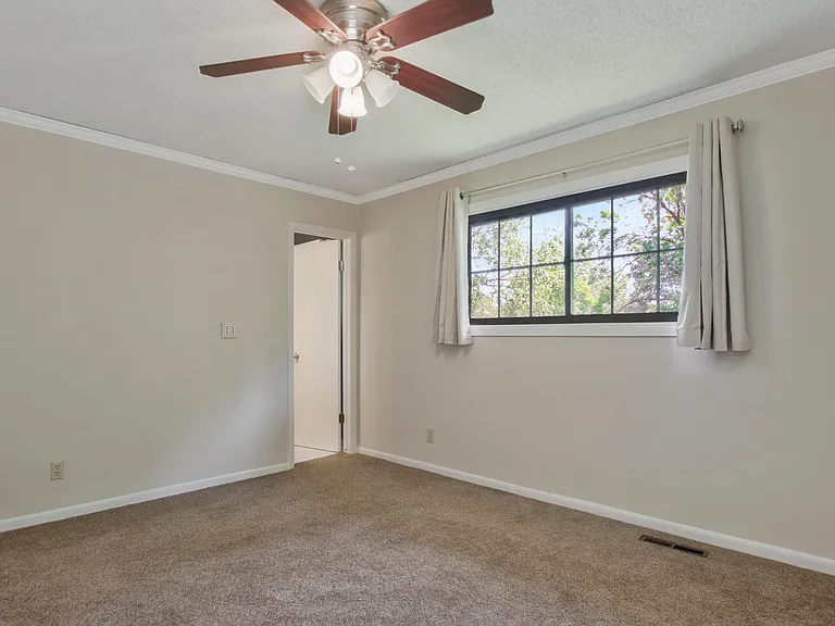 4036 N Edgemoor Dr — Photo 22
