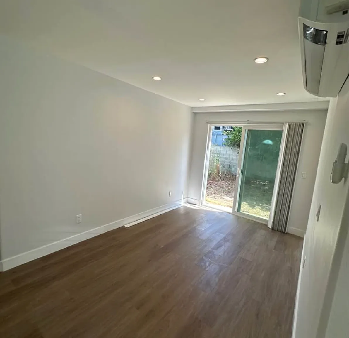 2 bed, 750 sqft, $2,800 — Photo 2