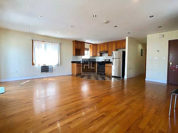 3rd image of 8804 23rd Ave Floor 2