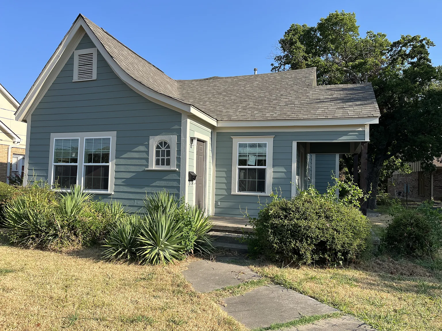1512 Live Oak - 1 — Photo 1