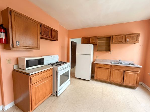 81 Houston St #2L