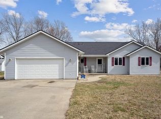 103 Meadow Lane Dr, Montezuma, IA 50171