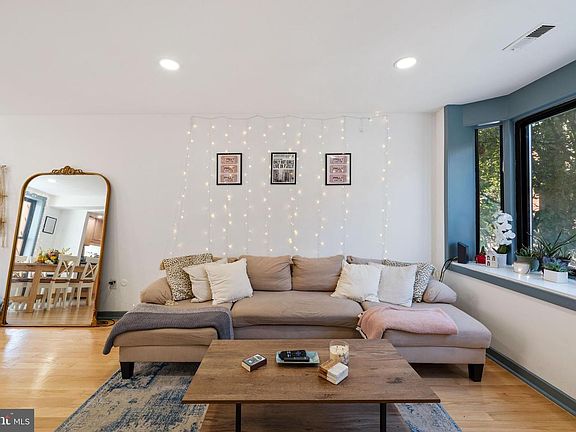 5th image of 830 Lombard St #A