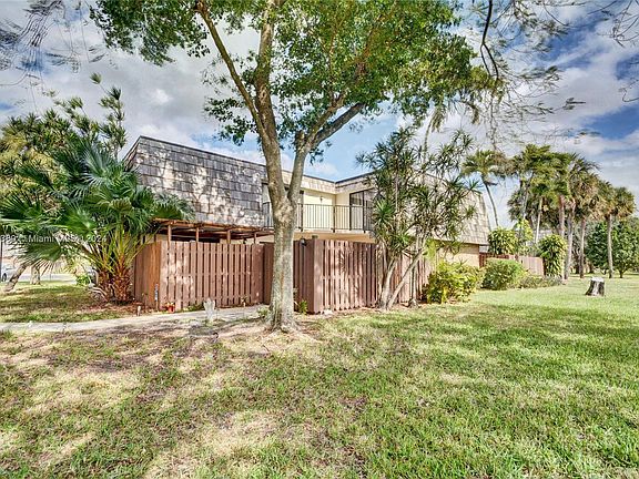 4th image of 8386 S Coral Cir #8386