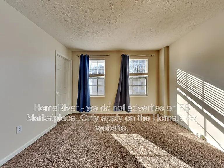 1505 Canterbury Dr — Photo 9