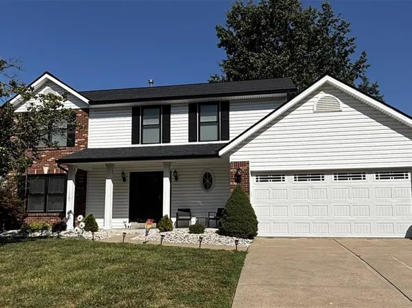 2044 Graystone Dr, Saint Charles, MO 63303