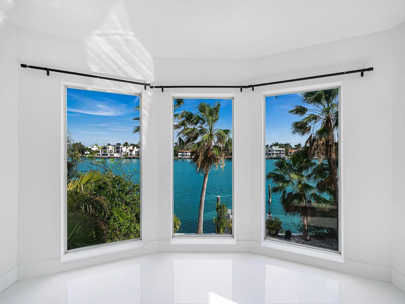 5 bed, 4.5 bath, 4171 sqft, $37,000 — Photo 1