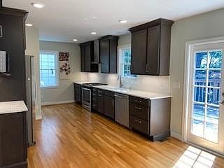 2nd image of 4615 Kensington Ave