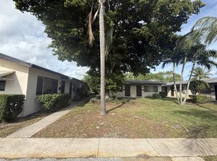 1150 W Blue Heron Blvd #4, West Palm Beach, FL 33404