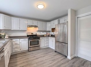 13 Heard St, Chelsea, MA 02150